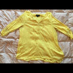 Lane Bryant flowy yellow top size 22/24